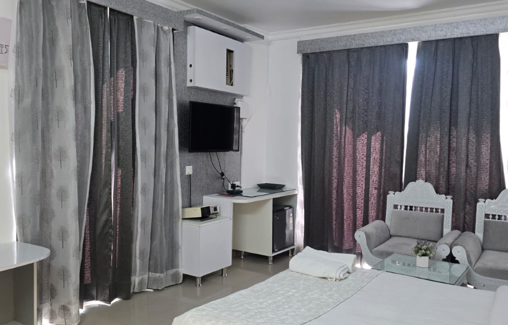 Aloha Apartment by Alka