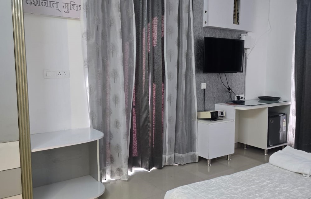 Aloha Apartment by Alka