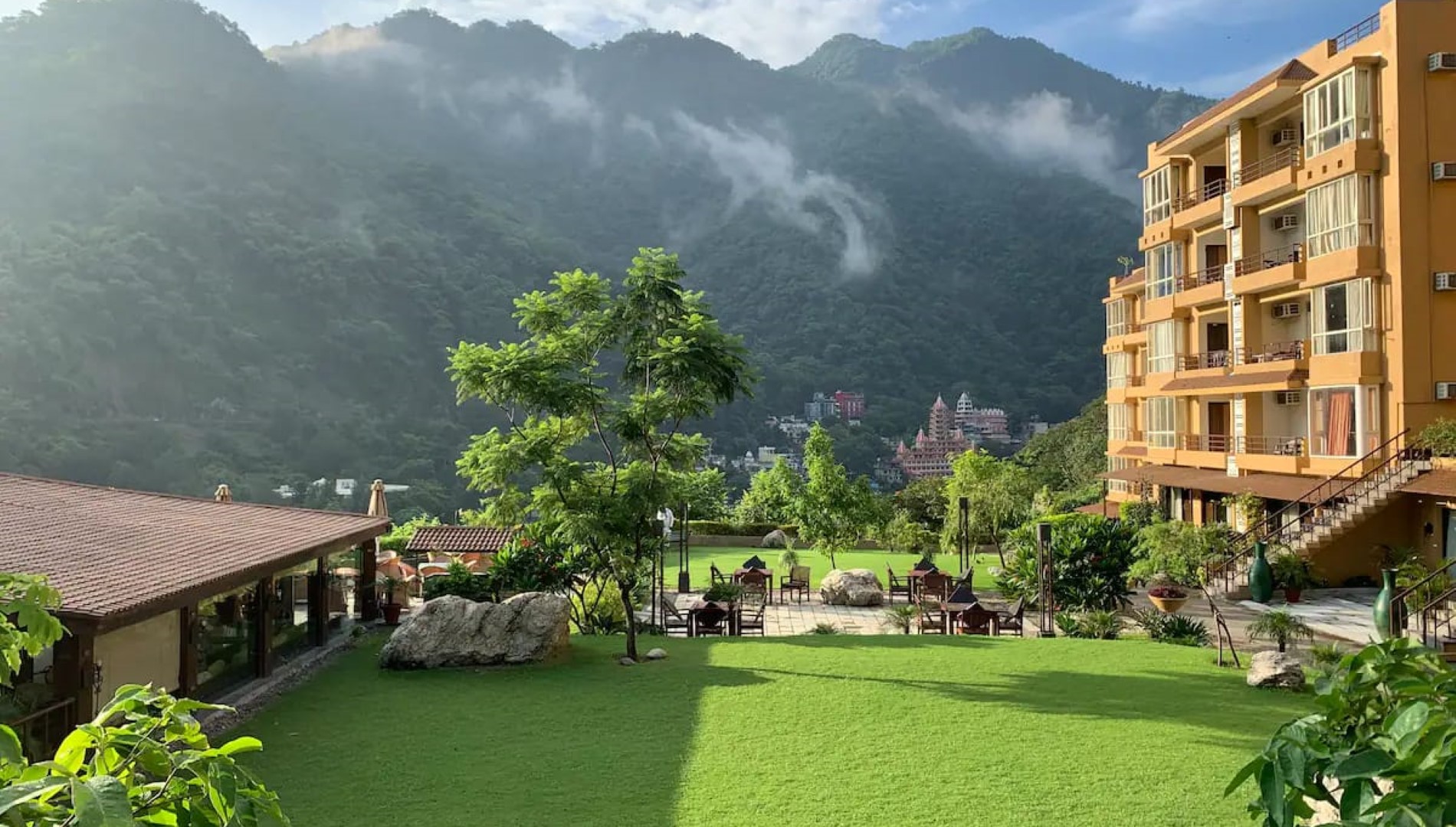 Aloha Apartment by Alka