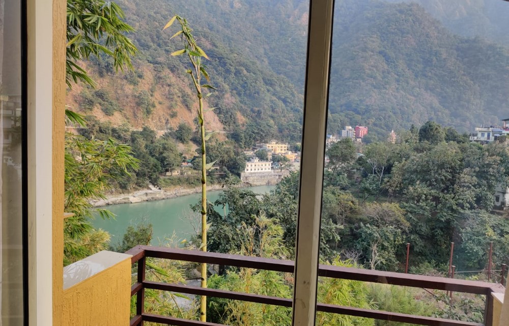 Aloha Apartment by Alka